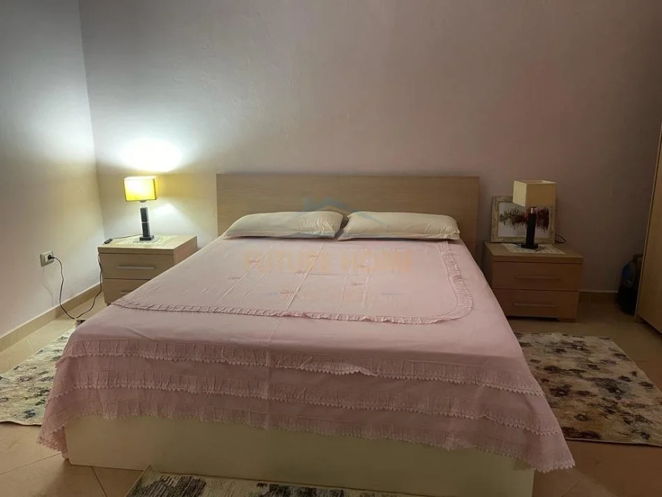 Tirane, jepet me qera apartament 1+1+Ballkon Kati 8, 71 m² 500 € 