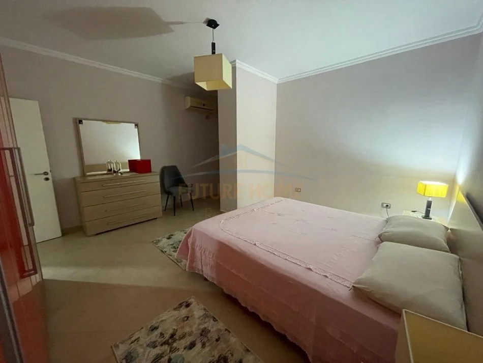 Tirane, jepet me qera apartament 1+1+Ballkon Kati 8, 71 m² 500 € 