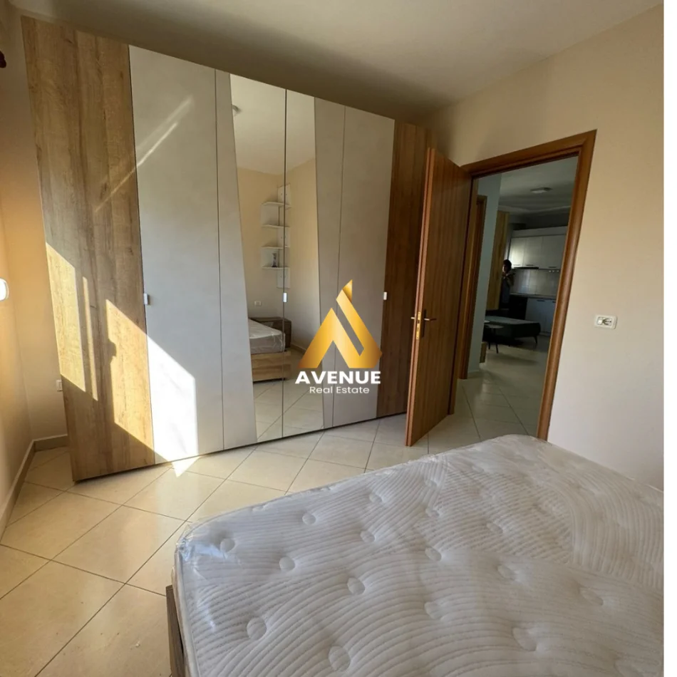 Tirane, jepet me qera apartament 2+1 Kati 4, 80 m² 650 € (Rruga Riza cerova)
