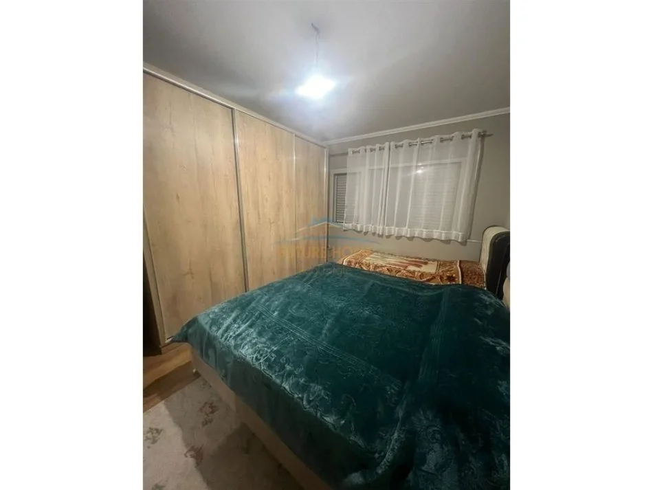 Tirane, jepet me qera apartament 2+1+Ballkon Kati 8, 116 m² 650 € 
