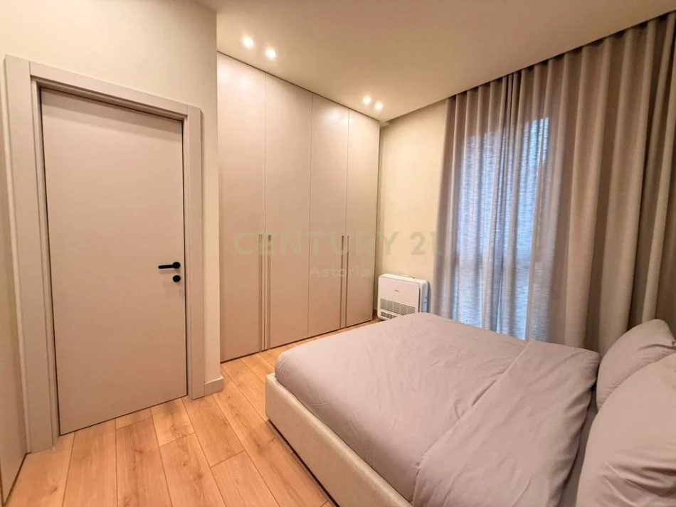 Tirane, jepet me qera apartament 2+1+Aneks+Ballkon Kati 1, 76 m² 1.800 € 