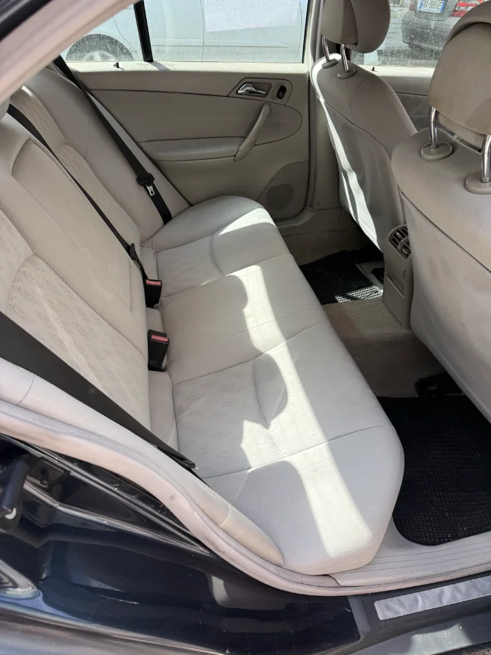 Tirane, shes Benz Nafte, blu e errët  manuale 3.000 €