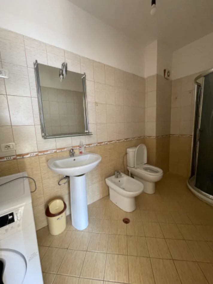 Tirane, shitet apartament 2+1+Ballkon Kati 6, 112 m² 160.000 € (Rruga teodor keko)