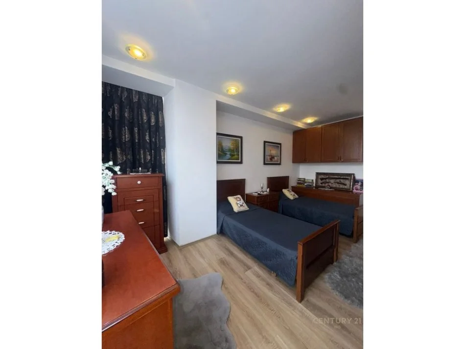 Tirane, shes apartament duplex 2+1+Aneks+Ballkon Kati 4, 130 m² 