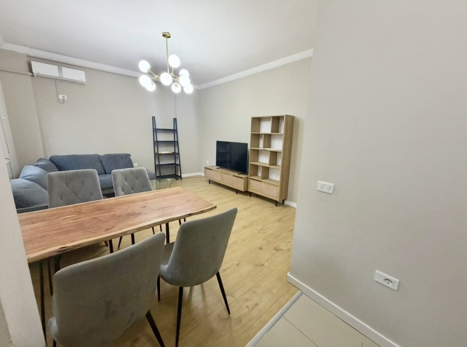 Tirane, jepet me qera nga Pronari, pa-komision apartament 2+1 Kati 3, 85 m² 750 € (Rruga xhorxh uashington)