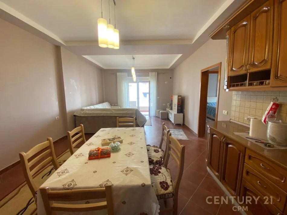 Tirane, jepet me qera apartament 2+1 Kati 6, 100 m² 750 € 