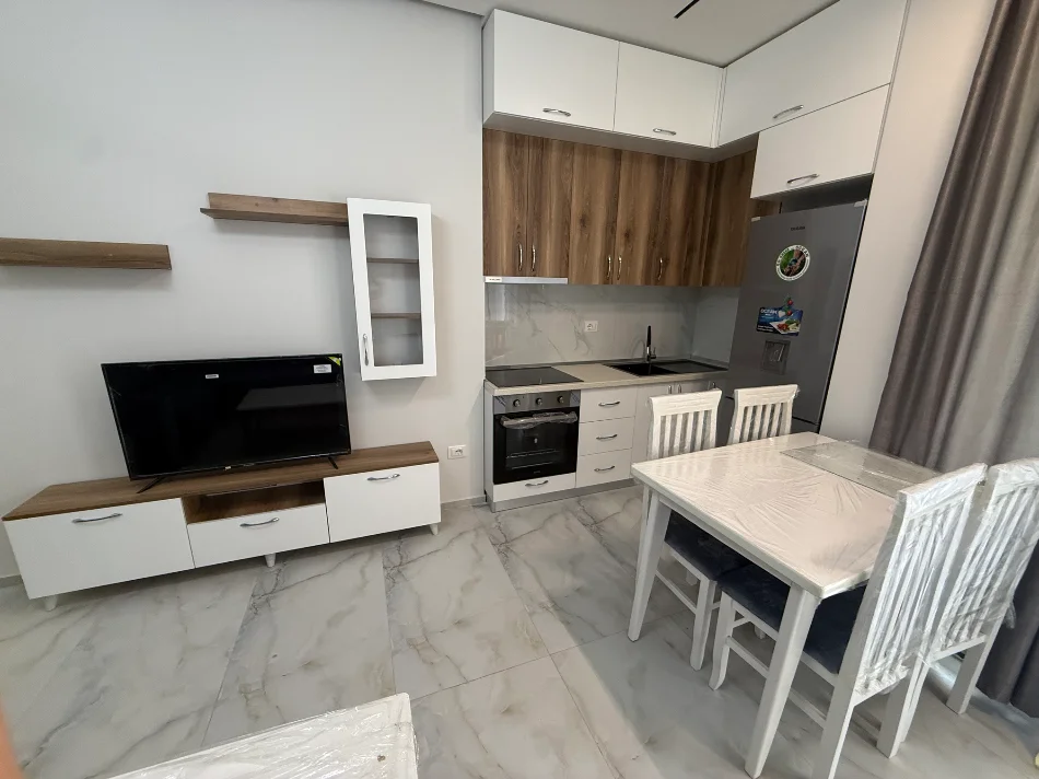 Tirane, jepet me qera 1+1 , 30.000 €
