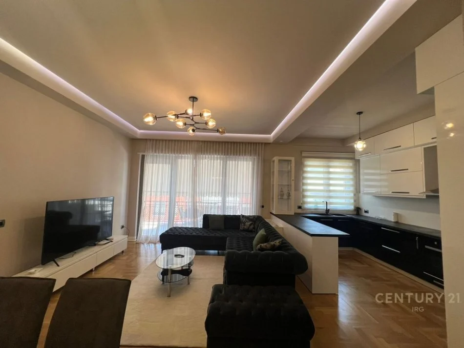 Tirane, jepet me qera apartament 2+1 Kati 8, 110 m² 1.200 € 