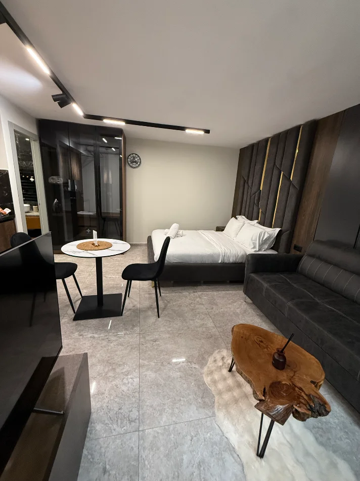✨Apartament luksoz Jepet me qera ditore ,javore  21 Dhjetori Kati 1, 40m² (Rruga Mihal Ciko)