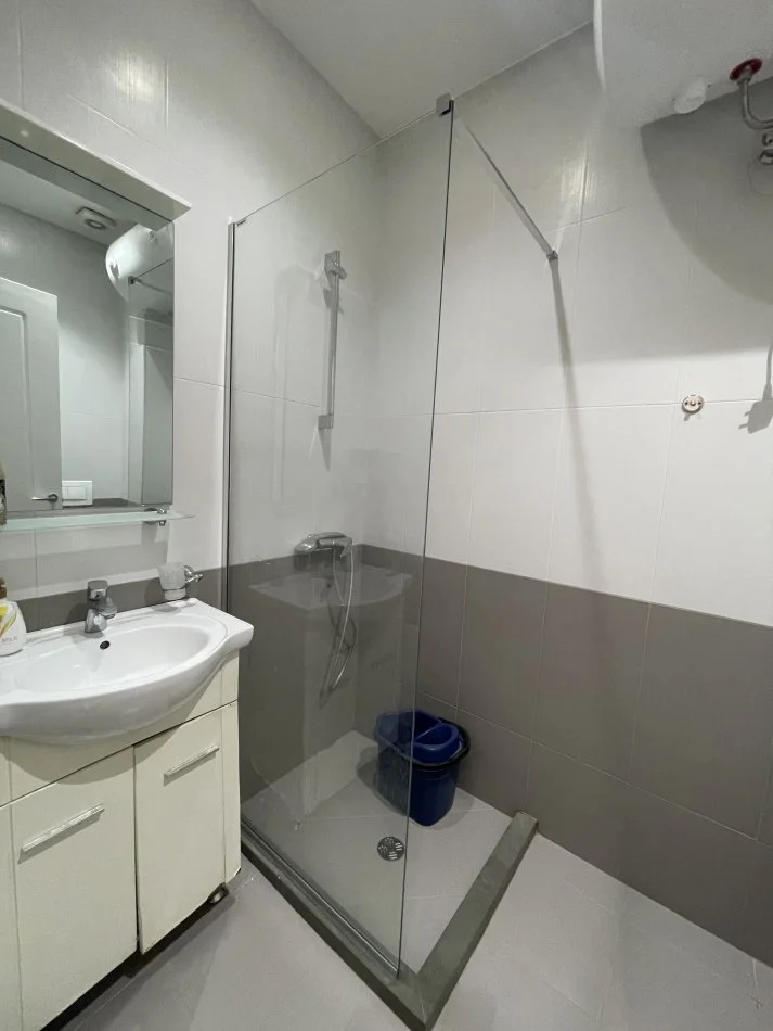 Tirane, shitet apartament 1+1+Ballkon Kati 5, 83 m² 159.000 € (Rruga selita e vjeter)