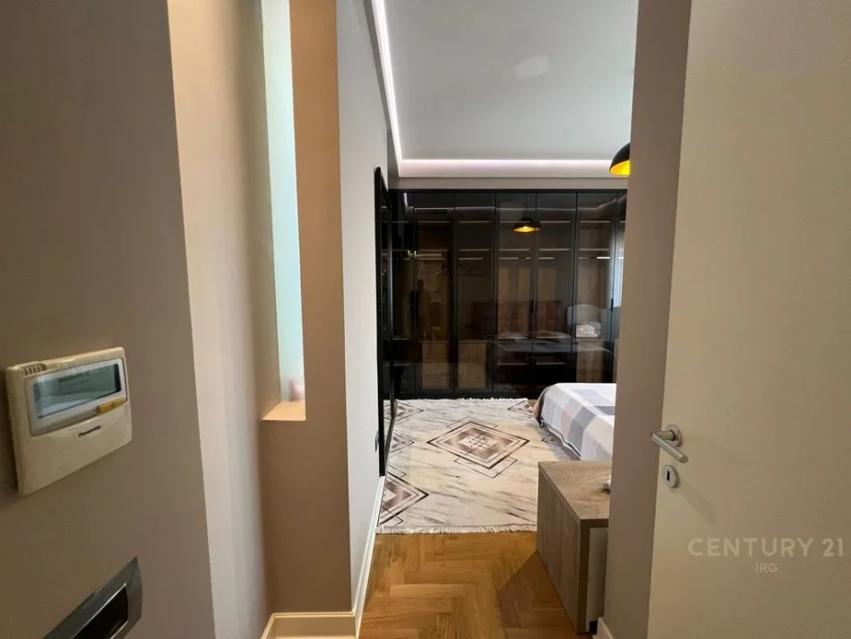 Tirane, jepet me qera apartament 2+1 Kati 8, 110 m² 1.200 € 