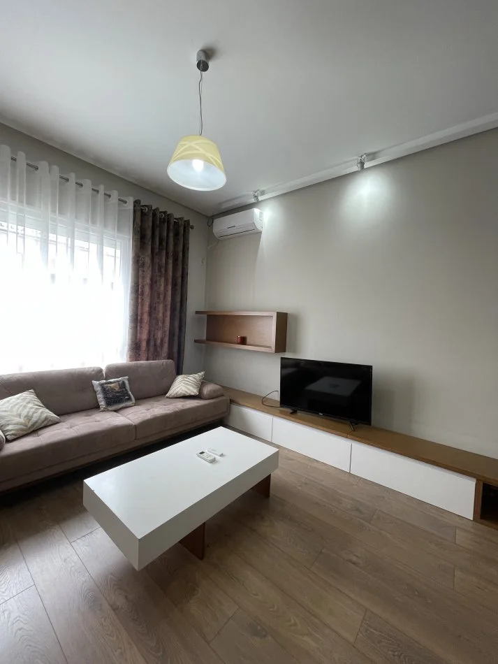 Tirane, shitet apartament 1+1+Ballkon Kati 5, 83 m² 159.000 € (Rruga selita e vjeter)