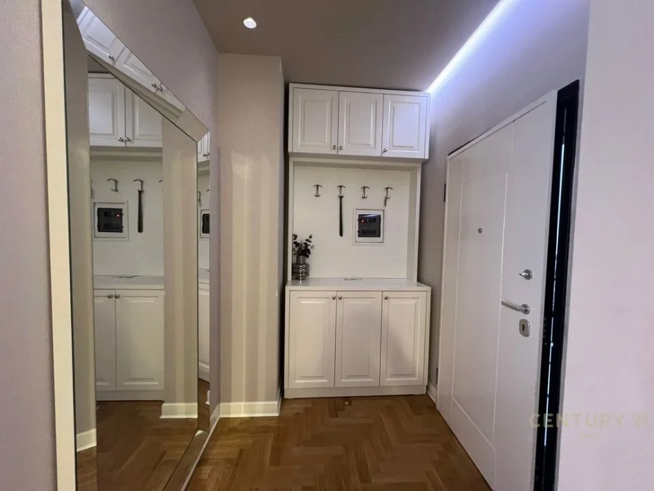 Tirane, jepet me qera apartament 2+1 Kati 8, 110 m² 1.200 € 