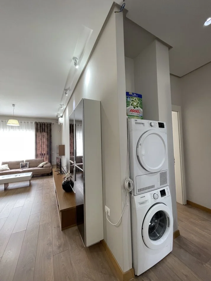 Tirane, shitet apartament 1+1+Ballkon Kati 5, 83 m² 159.000 € (Rruga selita e vjeter)