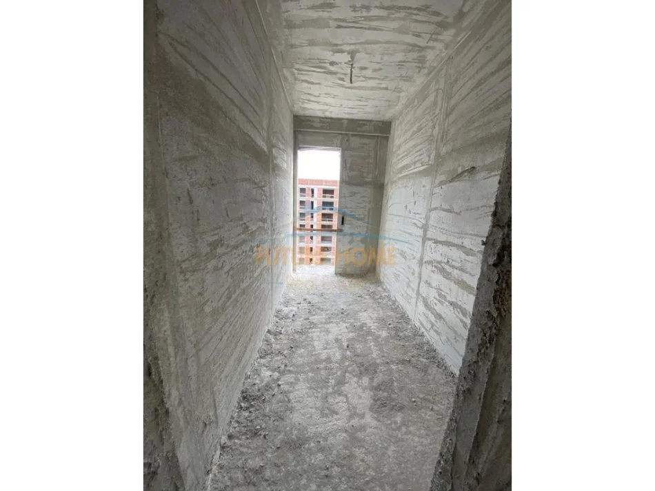 Shitet Apartament 2+1 Porcelan 3, 160.000 €