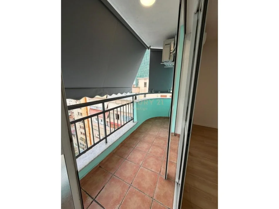 Tirane, jepet me qera zyre Kati 9, 120 m² 1.400 € 