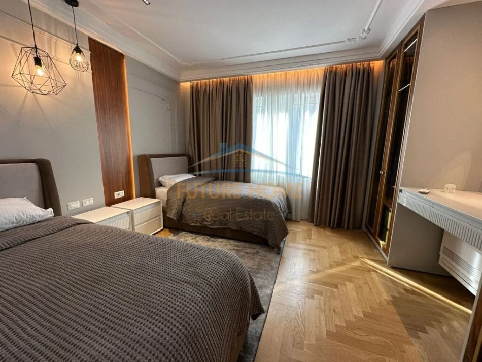 Tirane, jepet me qera apartament 2+1+Ballkon Kati 4, 107 m² 1.500 € (Kopshti Zoologjik)