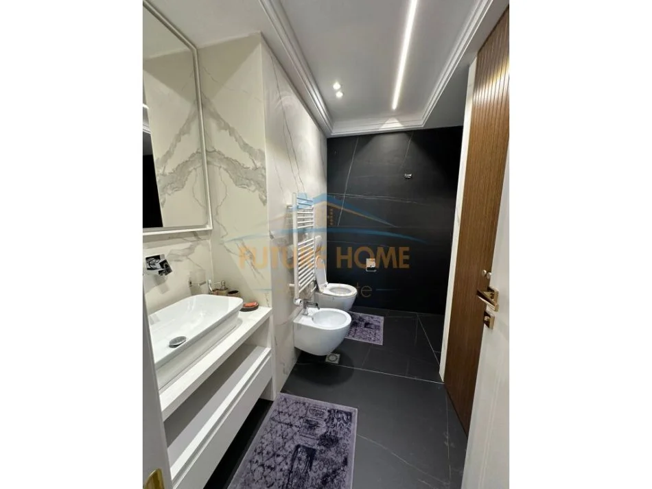 Tirane, jepet me qera apartament 2+1+Ballkon Kati 4, 107 m² 1.500 € (Kopshti Zoologjik)