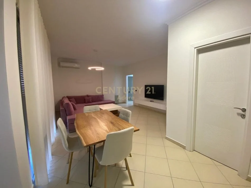 Tirane, jepet me qera apartament 2+1 Kati 5, 109 m² 1.000 € 