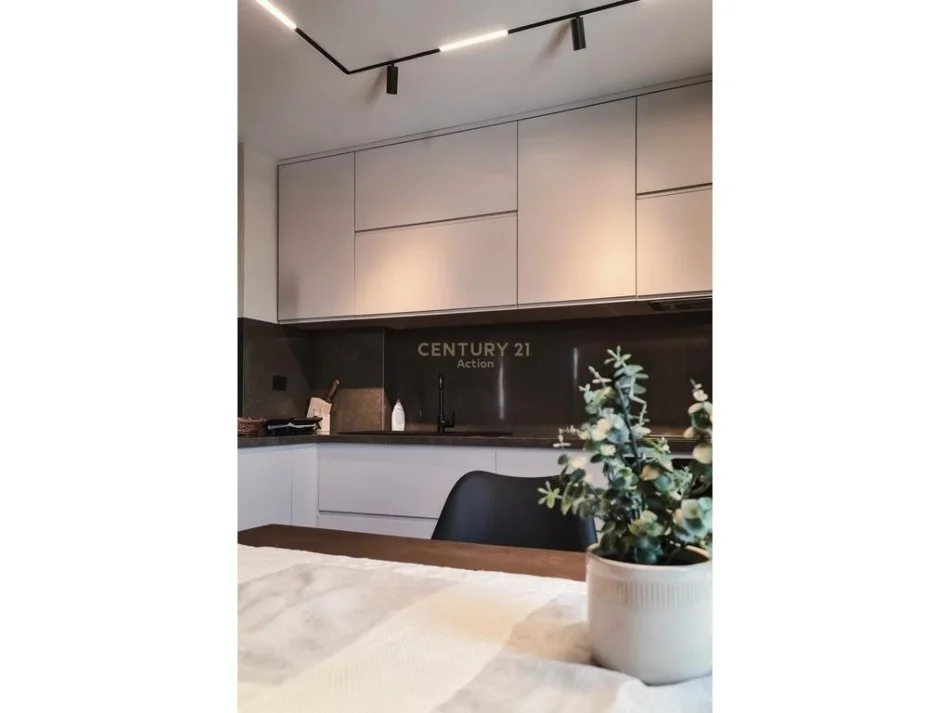 Tirane, jepet me qera apartament 1+1 Kati 4, 58 m² 1.300 € 