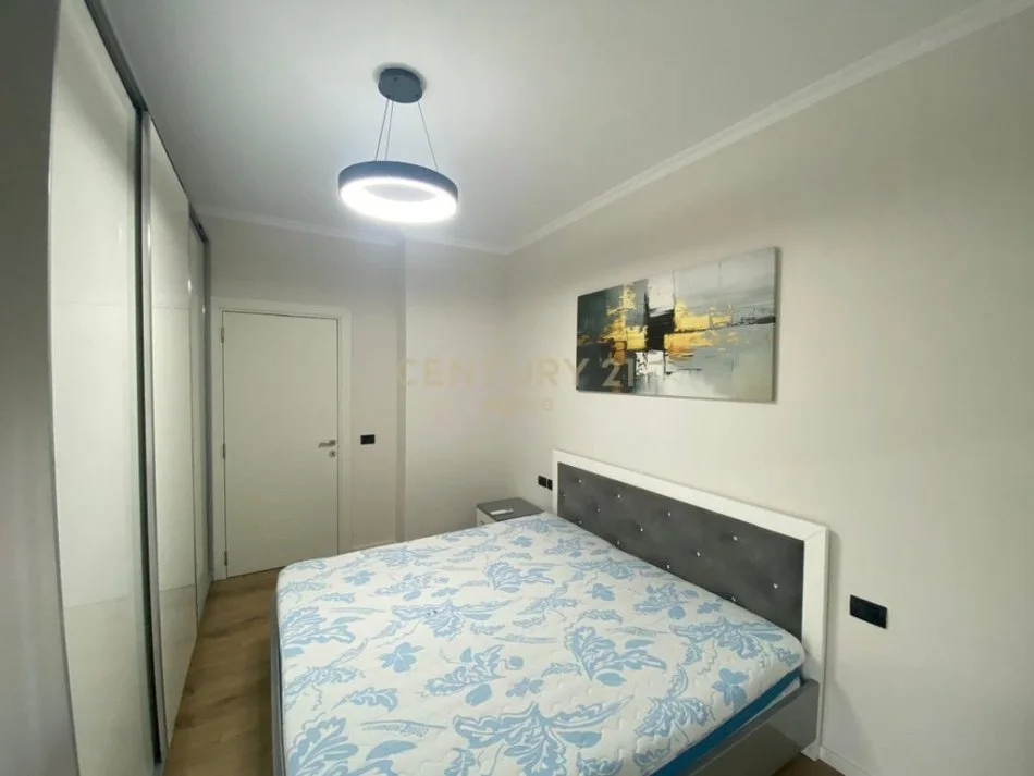 Tirane, jepet me qera apartament 1+1 Kati 5, 82 m² 1.000 € 