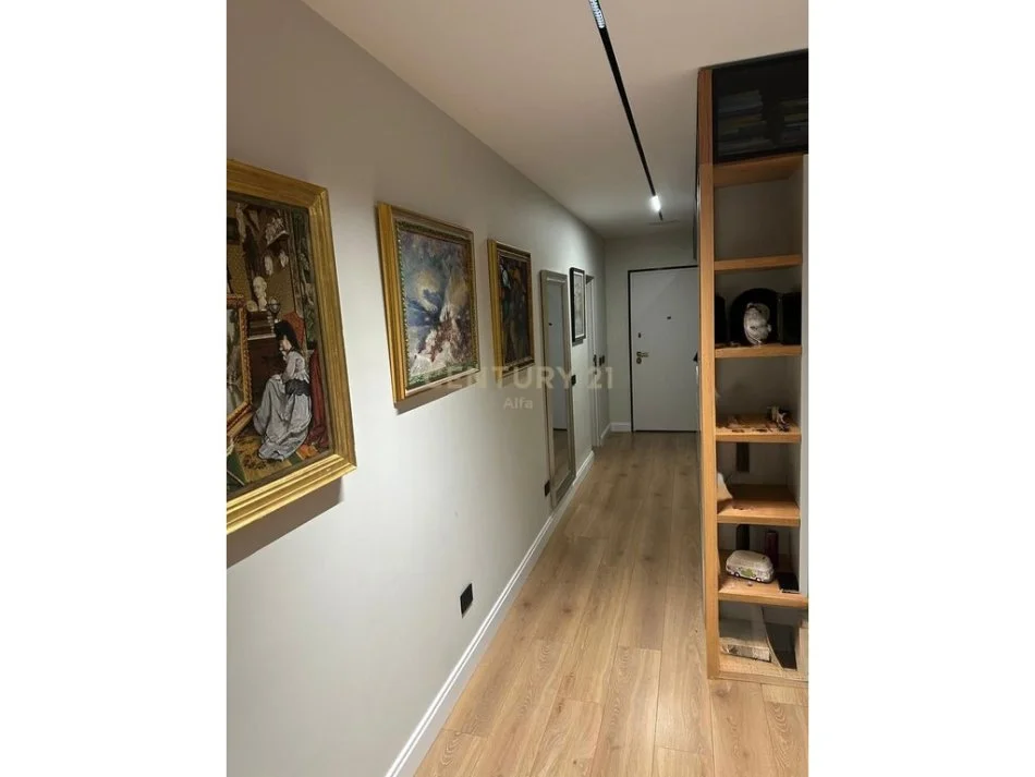 Tirane, jepet me qera apartament 2+1+Aneks+Ballkon Kati 4, 110 m² 1.500 € (Shallvaret)