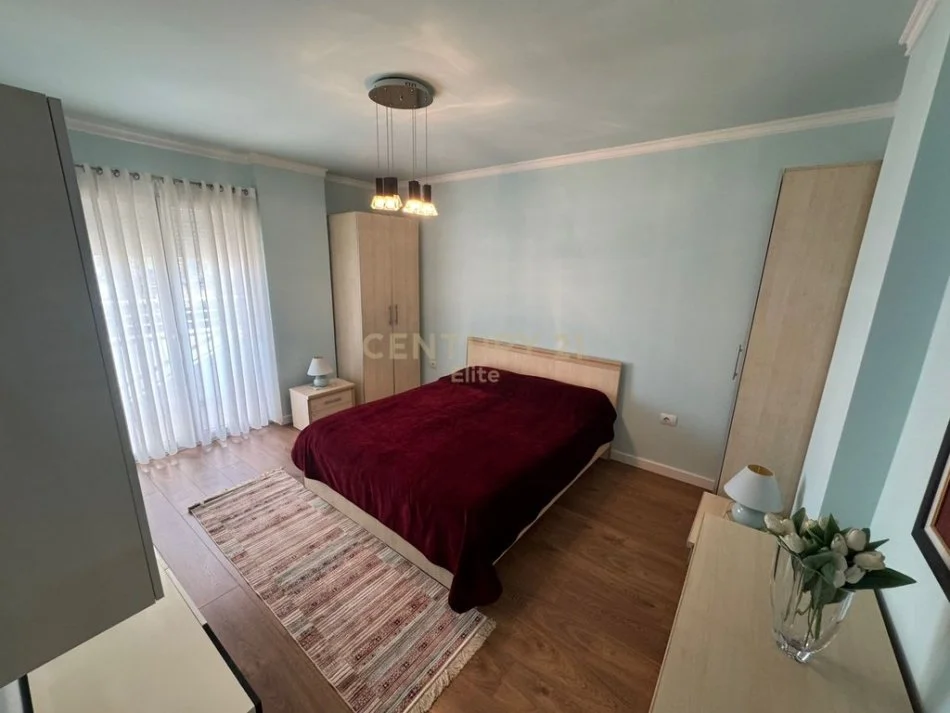 Tirane, jepet me qera apartament 1+1+Ballkon Kati 6, 109 m² 1.300 € 