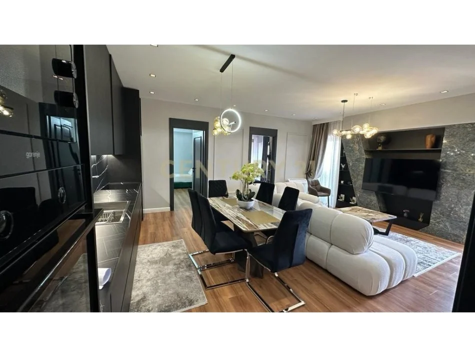 Tirane, jepet me qera apartament 3+1+Aneks+Ballkon Kati 14, 140 m² (Garden Building)