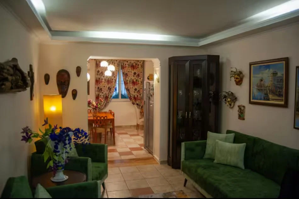 Tirane, jepet me qera apartament 4+1+Ballkon Kati 1, 120 m² 800 € (Rruga e Kosovareve)