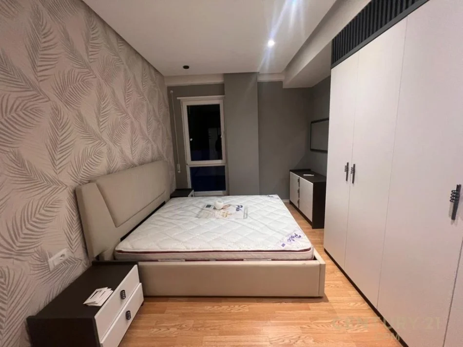 Tirane, jepet me qera apartament 2+1 Kati 3, 1.200 m² 1.200 € 