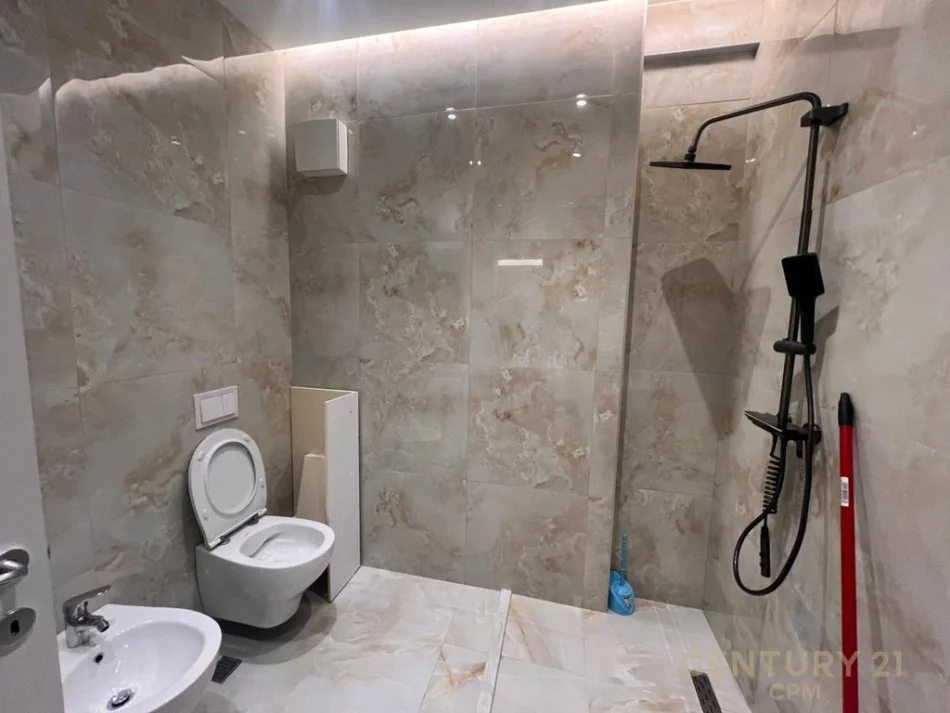 Tirane, jepet me qera apartament 2+1 Kati 3, 1.200 m² 1.200 € 