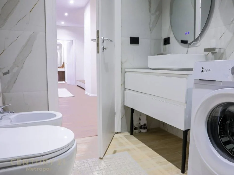 Tirane, jepet me qera apartament 2+1+Aneks+Ballkon Kati 5, 85 m² 1.500 € 