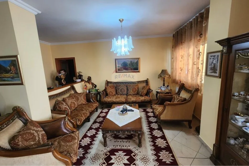 Tirane, shitet apartament 3+1 , 144 m² 315.000 € 