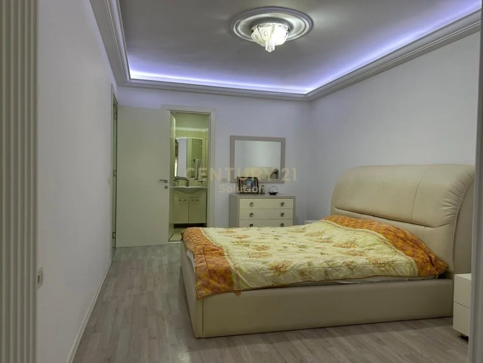 Tirane, shes apartament 2+1+Aneks+Ballkon Kati 2, 165 m² 248.000 € (Pallati me Shigjeta)