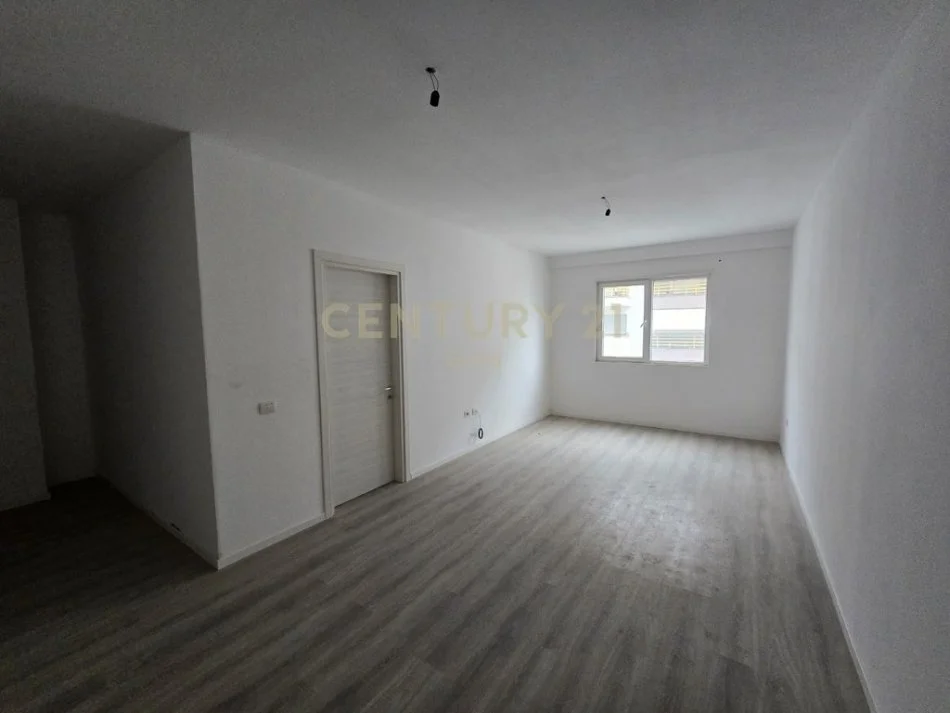 Tirane, shes apartament 1+1+Aneks+Ballkon Kati 5, 71 m² 125.000 € (E-88)