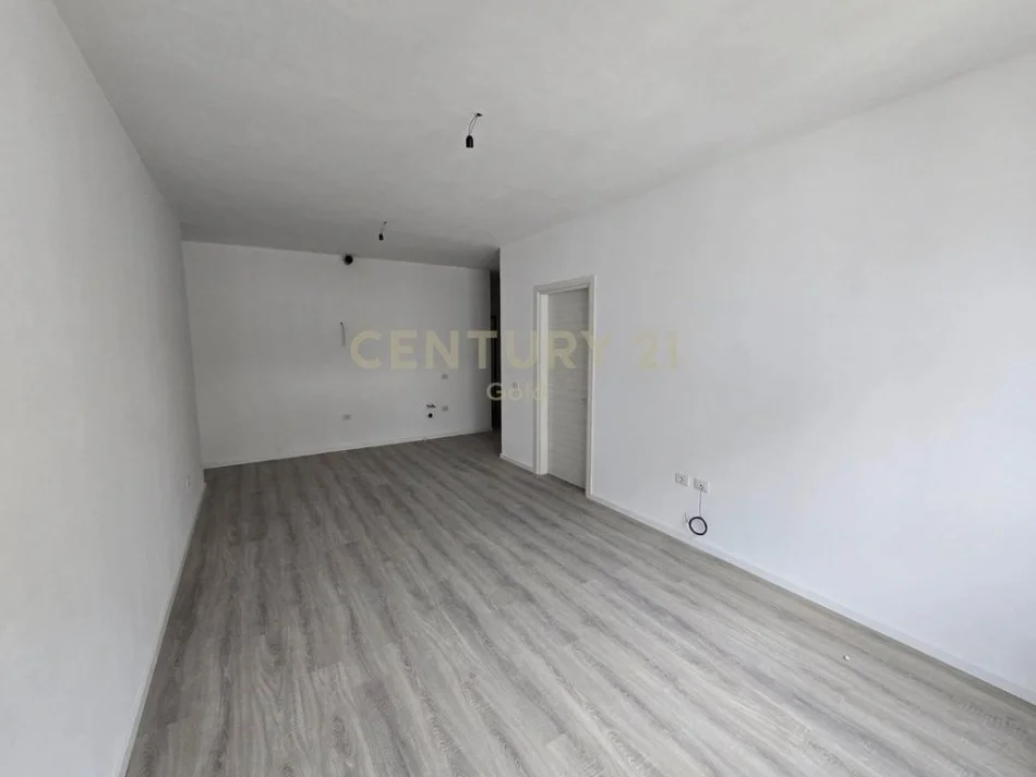 Tirane, shes apartament 1+1+Aneks+Ballkon Kati 5, 71 m² 125.000 € (E-88)