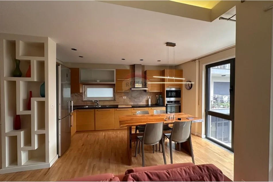 Tirane, shitet apartament 2+1 , 112 m² 280.000 € 