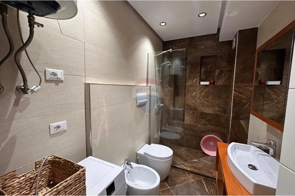 Tirane, shitet apartament 2+1 , 112 m² 280.000 € 