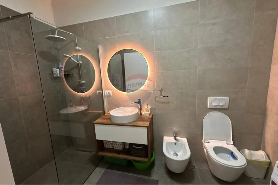 Tirane, shitet apartament 2+1 , 91 m² 250.000 € 