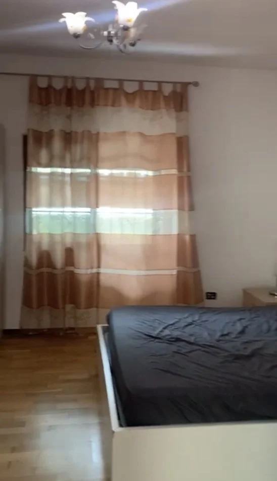 Tirane, jepet me qera shtepi 2+1 Kati 1, 85 m² 500 € (Xhamia Don Bosko)