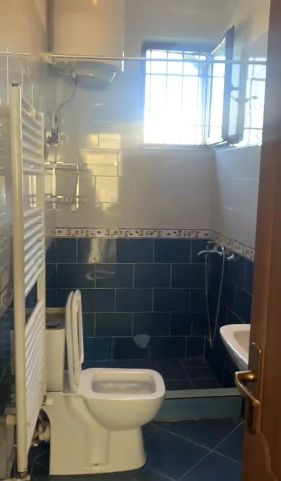 Tirane, jepet me qera shtepi 2+1 Kati 1, 85 m² 500 € (Xhamia Don Bosko)