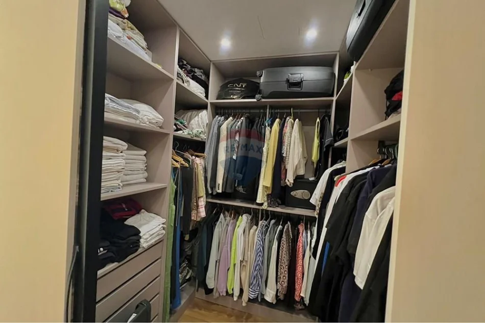 Tirane, shitet apartament 2+1 , 140 m² 550.000 € 