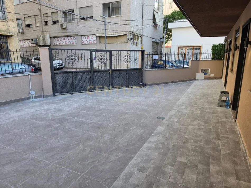 Tirane, jepet me qera Vile , 208 m² 4.000 € 