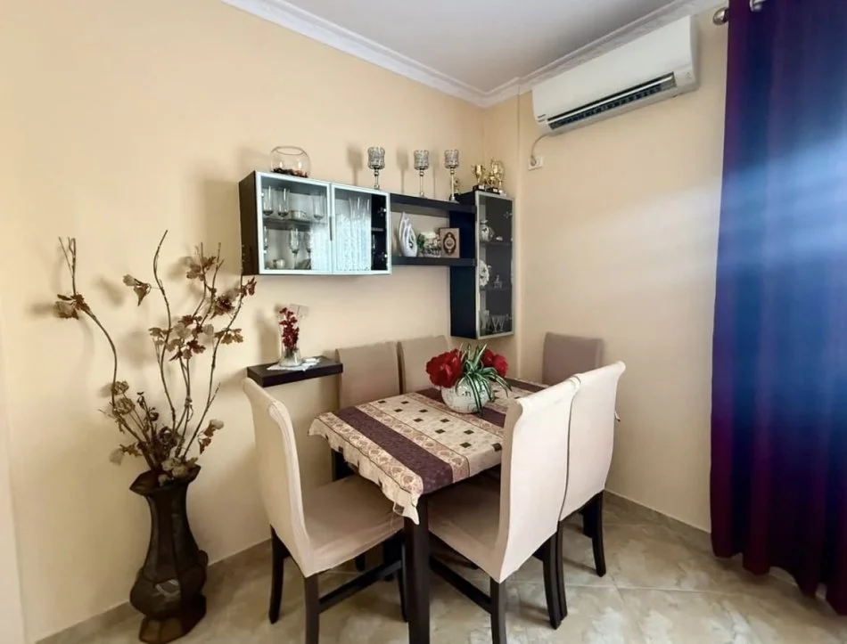 Tirane, shitet apartament 1+1+Ballkon , 93 m² 120.500 € 