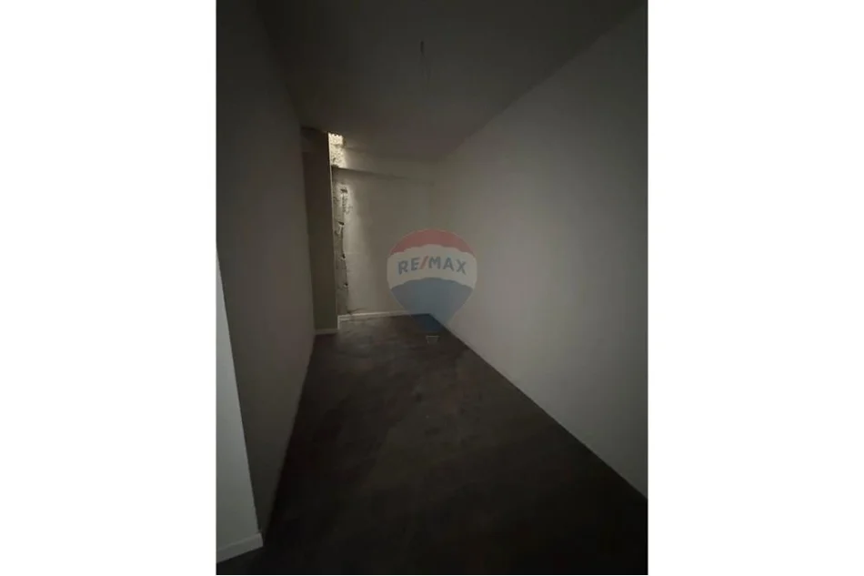 Tirane, shitet apartament 3+1 , 210.000 €