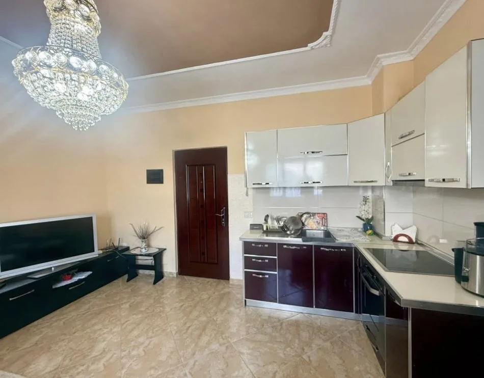 Tirane, shitet apartament 1+1+Ballkon , 93 m² 120.500 € 