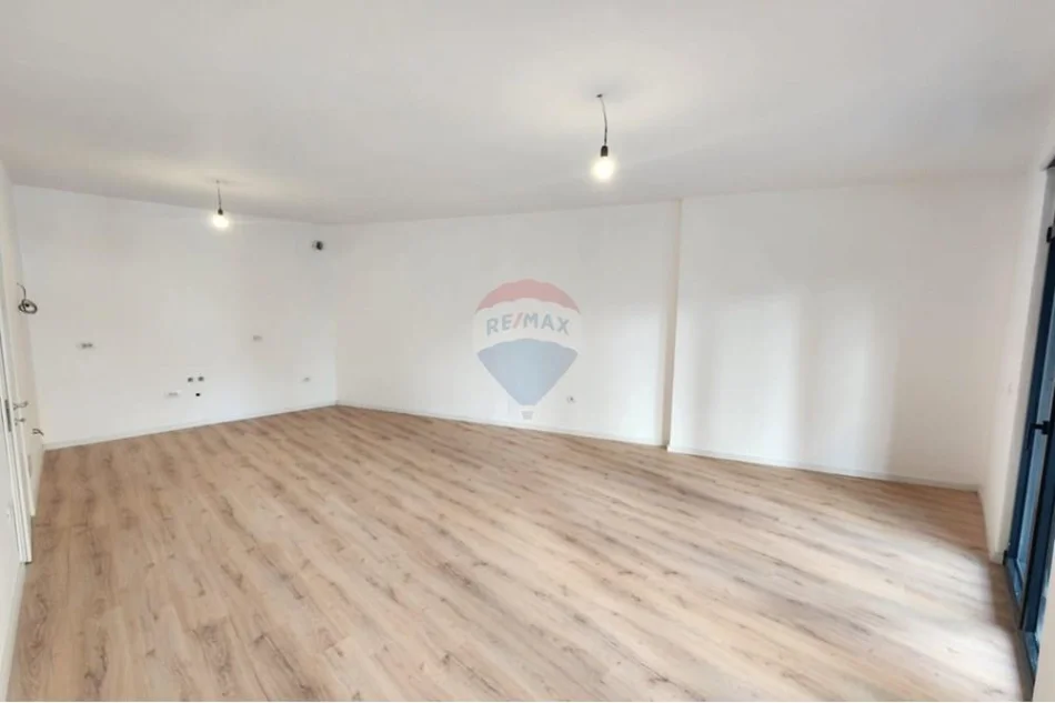 Tirane, shitet apartament 2+1 , 130 m² 275.000 € 