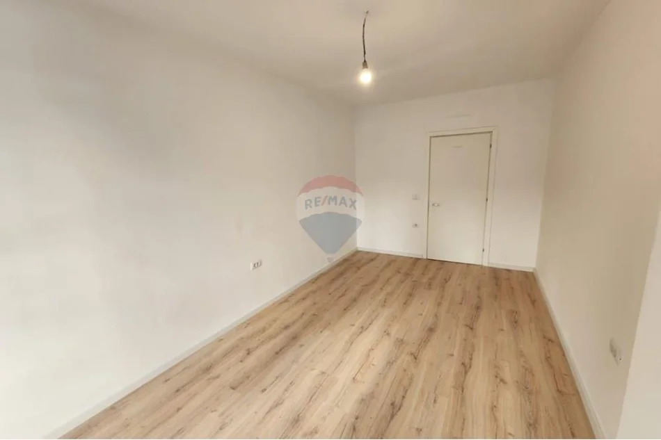 Tirane, shitet apartament 2+1 , 130 m² 275.000 € 