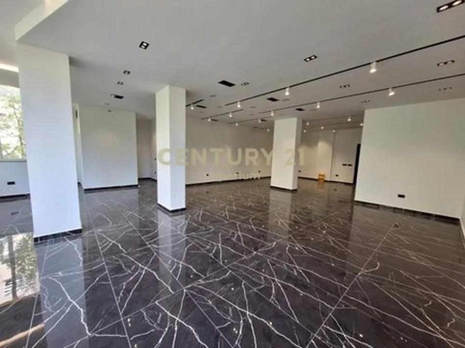 Tirane, jepet me qera ambjent biznesi Kati 1, 130 m² 1.200 € 