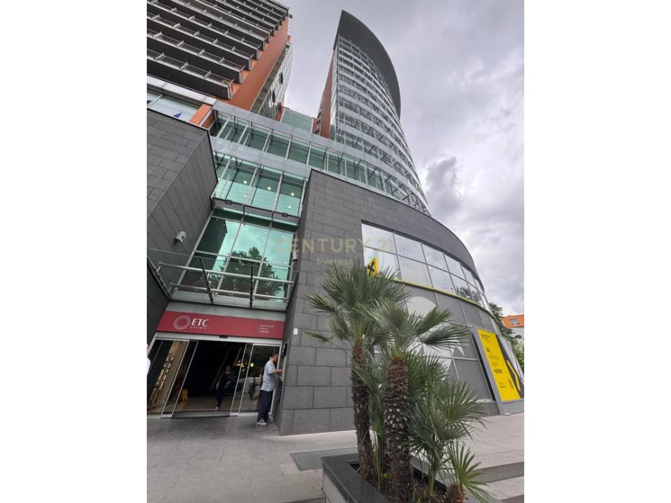 Tirane, jepet me qera ambjent biznesi Kati 2, 58 m² 700 € (Etc)